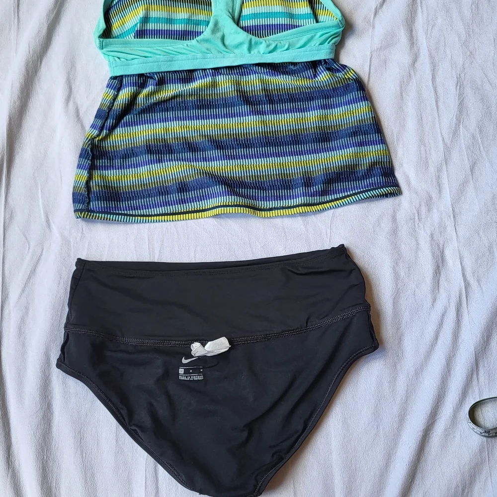 Nike color top